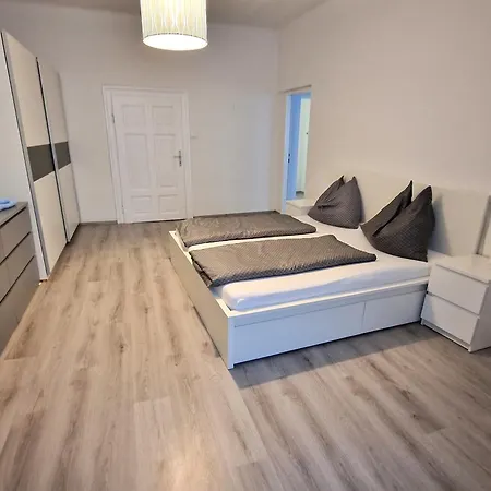 Gudzevic Ferien Unterkuenfte A 4 Apartment *