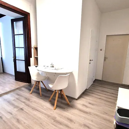Apartment Gudzevic Ferien Unterkuenfte A 4 *